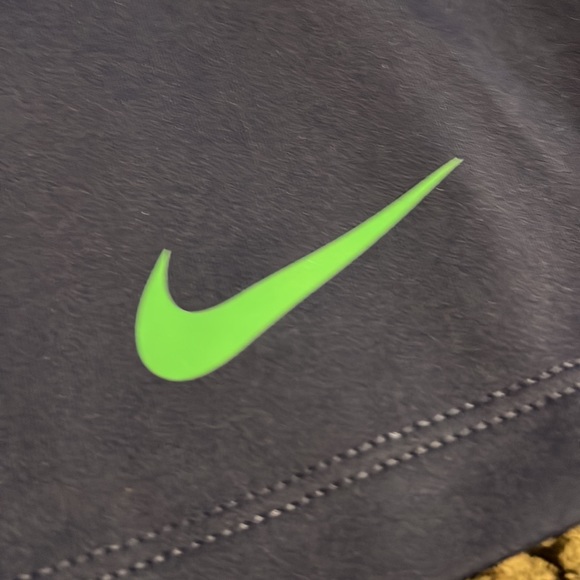 Woman’s dri-fit zip up jacket - Picture 4 of 5